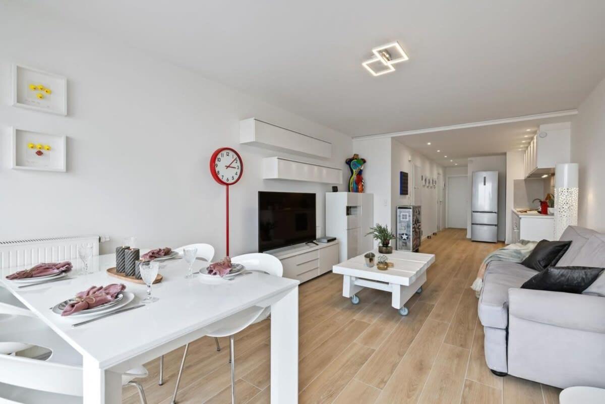 Huswell - Apartment With Frontal Sea View In Knokke Exterior foto