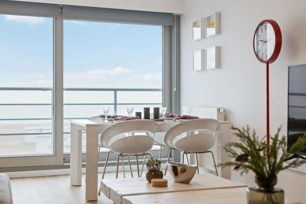Huswell - Apartment With Frontal Sea View In Knokke Exterior foto